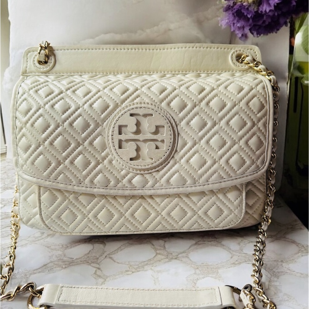 Tory Burch Cream Quilted Shoulder Bag with Gold Chain